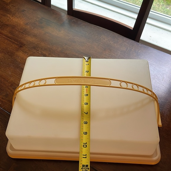 Vintage Tupperware cake/ food storage container - Picture 11 of 12